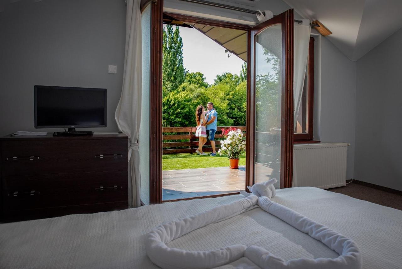 Eden Lounge Restaurant & Pension Veresegyház Eksteriør billede