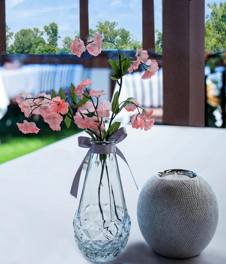 Eden Lounge Restaurant & Pension Veresegyház Eksteriør billede